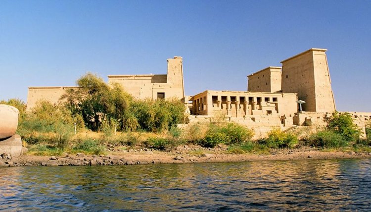 Aswan- Cairo (Breakfast- Lunch- Dinner)